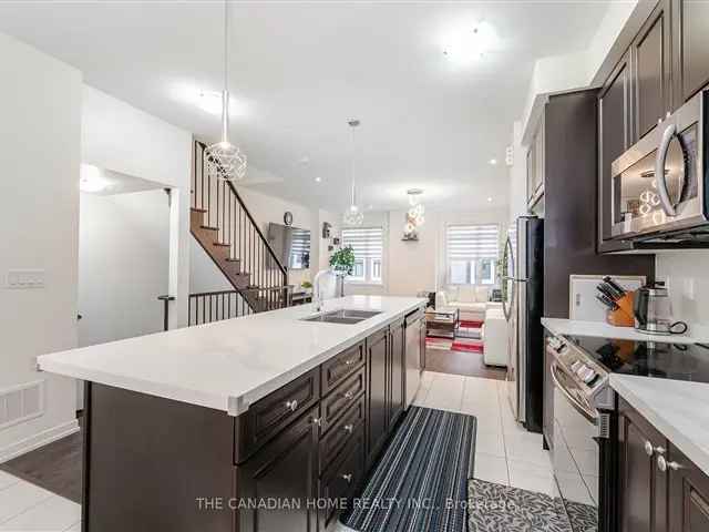 Townhouse For Sale in Oshawa, Ontario