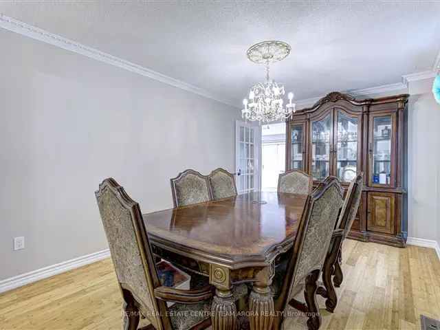 5 3 Bedroom Home in Lisgar Mississauga Family Friendly