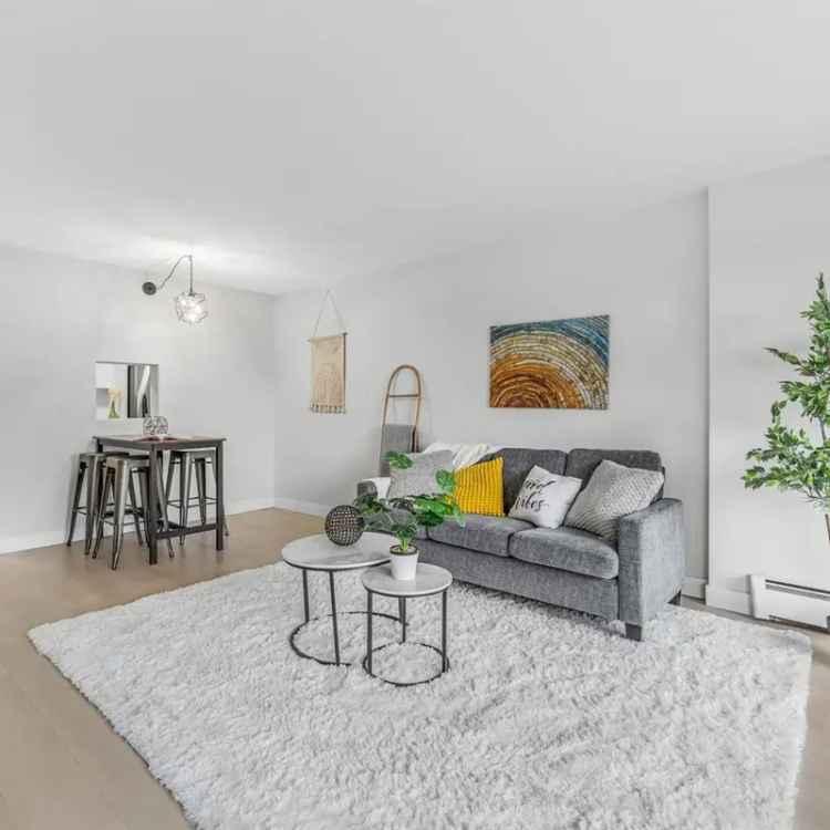 Huntley Manor Apartment for Sale Near Skytrain and Central Park