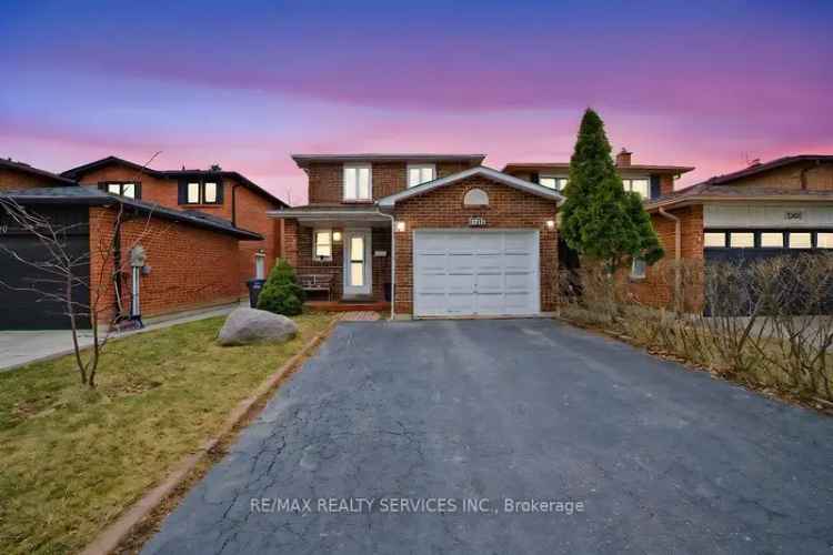 Spacious 3 4 Bedroom Home Near Square One Central Mississauga