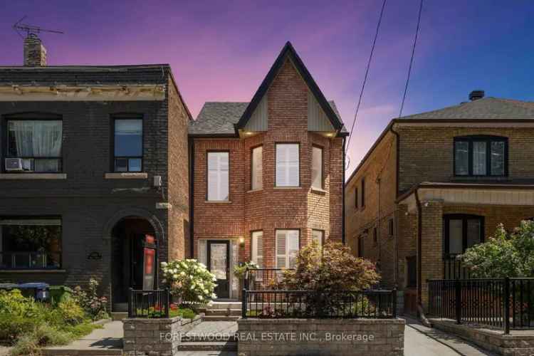 House For Sale in Toronto, Ontario