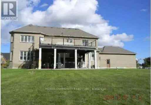 Stunning Executive Home on 1 Acre Lot in Goodwood
