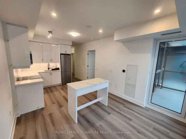 Brand New 1 1 Den Condo in Oakville Upper Glen Abbey