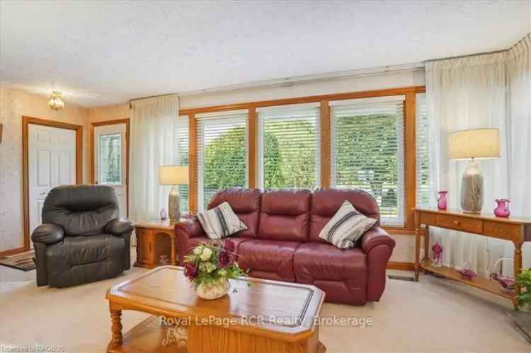 House For Sale in Meaford, Ontario