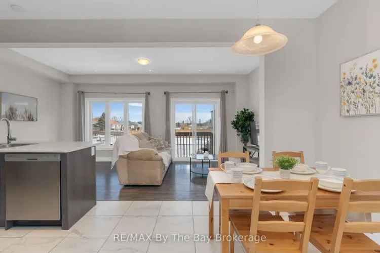3 Bed 3 Bath Open Concept Home in Stayner