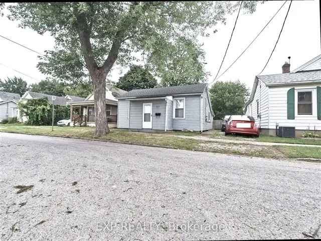 House For Sale in St. Catharines, Ontario