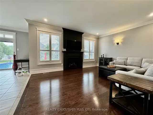 Caledon East Family Home 4 Beds 4 Baths Saltwater Pool Finished Basement