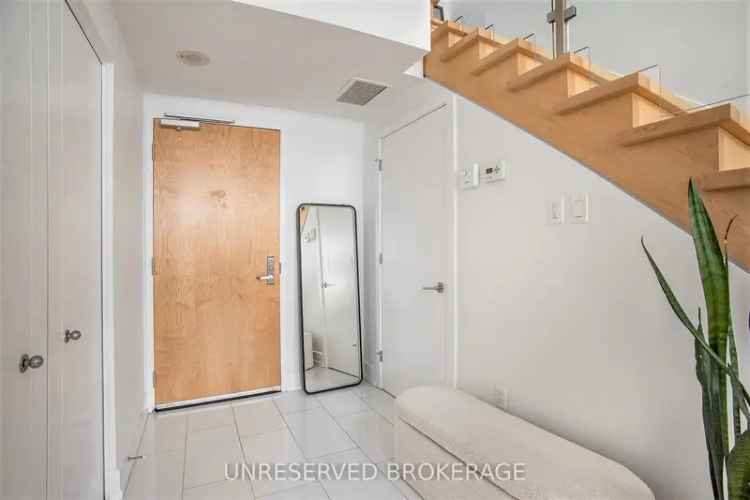 Condo For Sale in (Old) Ottawa, Ontario