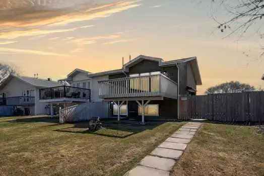 3 Bed 2 Bath Home with Oversized Heated Garage in Thickwood