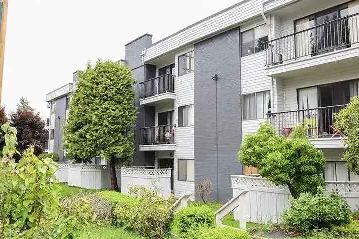 Rent Apartment in Abbotsford with Balcony and Modern Amenities