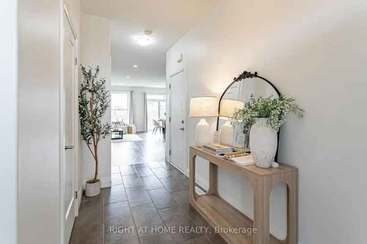 3-Bedroom 3-Bathroom Detached Home in Hyde Park