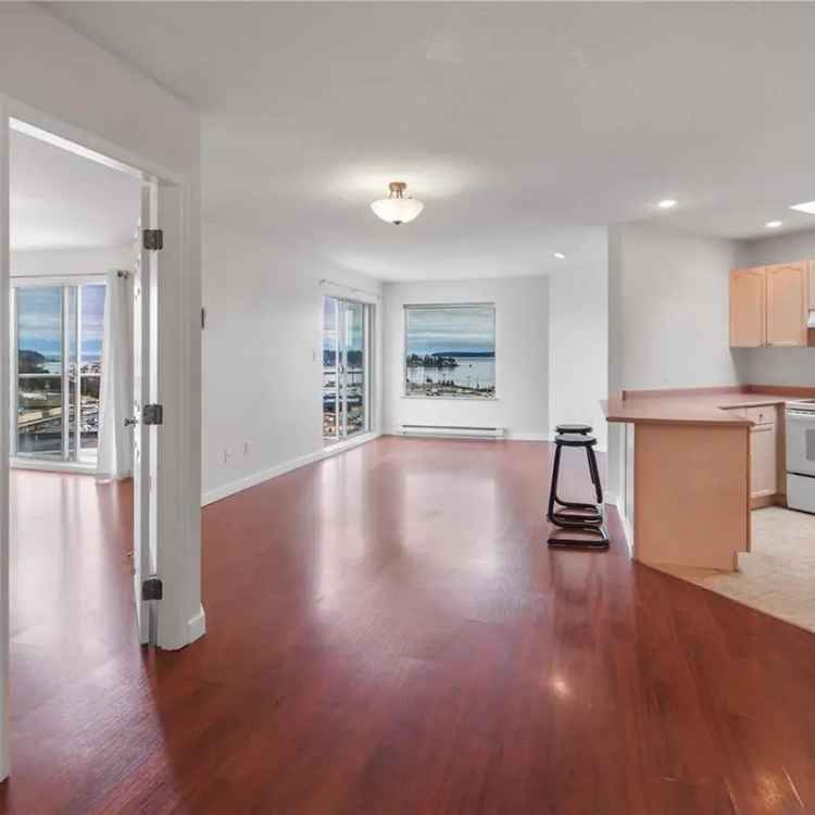 Top-Floor Condo for Sale in Nanaimo with Stunning Ocean Views