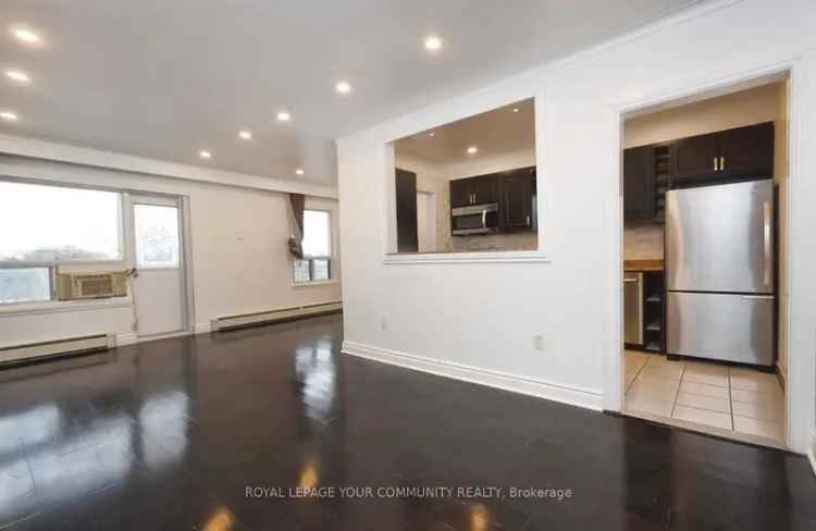 House For Sale in Toronto, Ontario