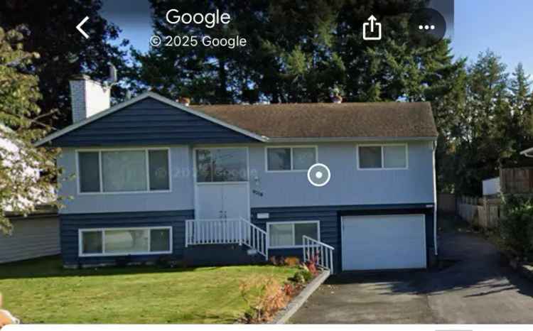 5 Bedroom 3 Bathroom House with 2 Kitchens and Basement Suite
