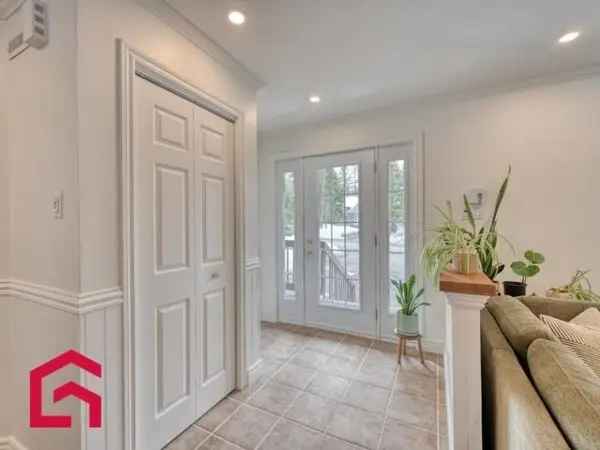 Family Bungalow 4 Beds 2 Baths Large Lot Double Garage