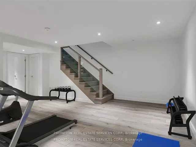 House For Sale in 9, Gloucester Street, Toronto, Ontario