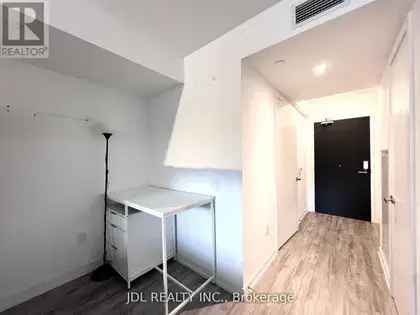 1 room apartment of 349 m² in Toronto