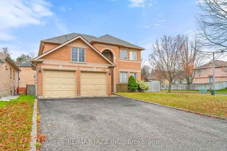 House For Sale in Pickering, Ontario