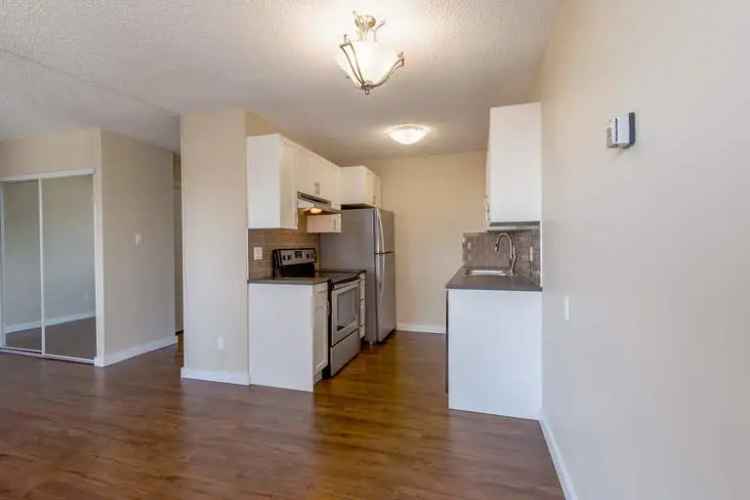 Rent Bachelor and One to Two Bedroom Apartments in Edmonton with Balconies