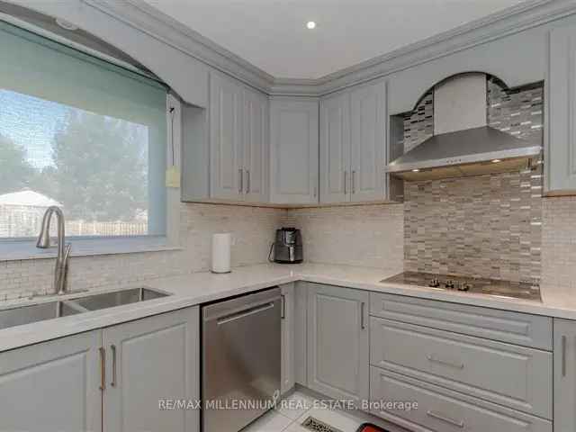 House For Sale in Brampton, Ontario