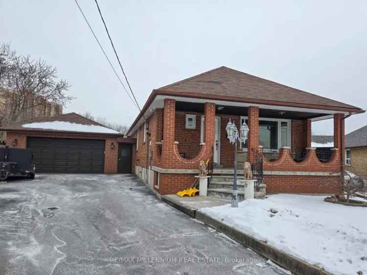 House For Sale in 39, Mayall Avenue, Toronto, Ontario