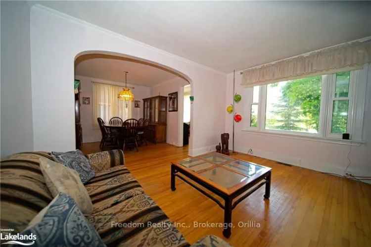 House For Sale in Orillia, Ontario