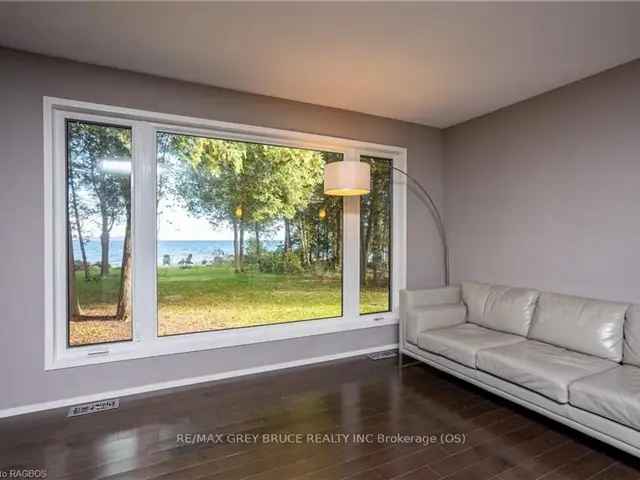 Georgian Bay Waterfront Bungalow 3 Beds 3 Baths