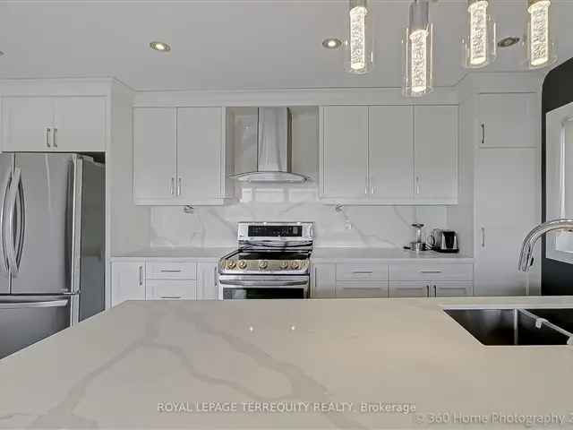 Luxurious Port Credit Apartment with Two Terraces