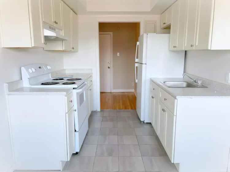 Spacious 1-Bedroom in Dorval - One Month Free!