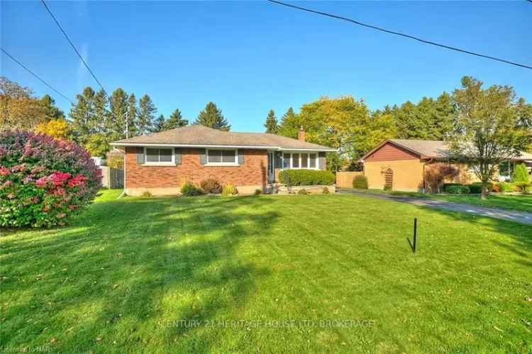 Fonthill Gem 3 Bed 1.5 Bath Bungalow Large Lot