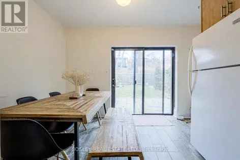 2 rooms apartment of 220 m² in Toronto