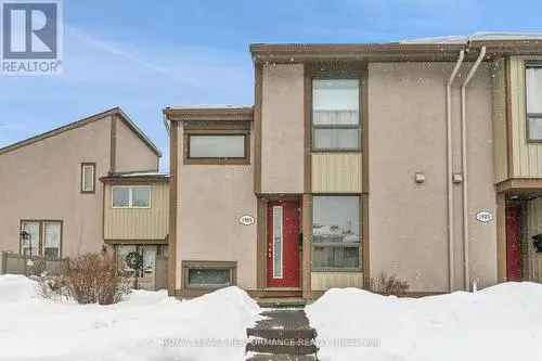 Townhouse For Sale In Pineview, Ottawa, Ontario