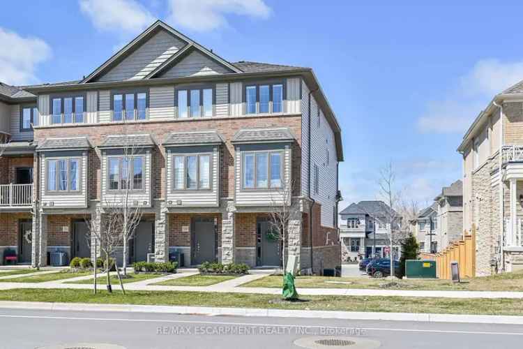 Luxury Waterdown Townhouse - 2 Beds, 2.5 Baths, 1424 Sq Ft