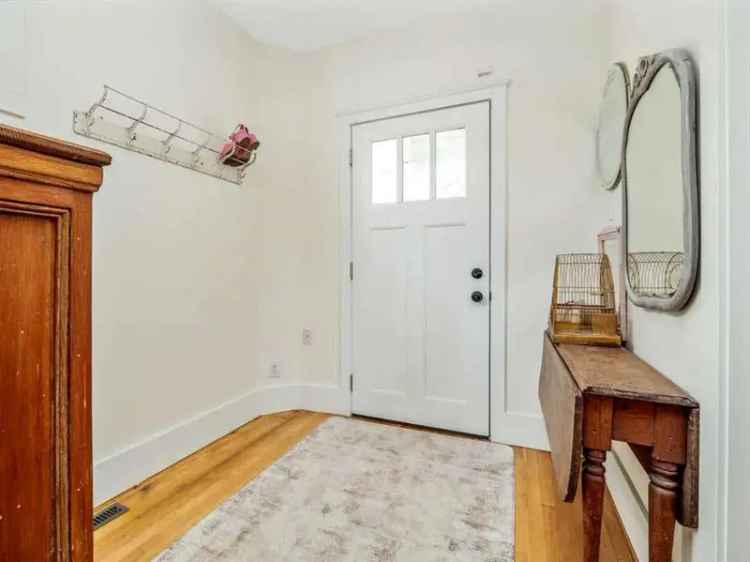 Charming 3-Bedroom Home in Victoria Park