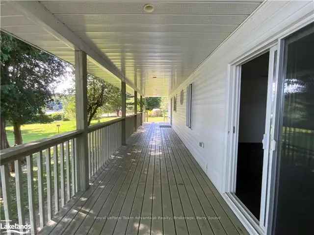 Waterfront Home in Parry Sound - 3 Beds 3 Baths - Walk to Amenities