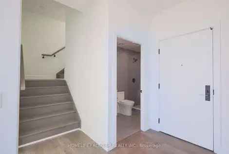 3 rooms apartment of 24716 m² in Toronto