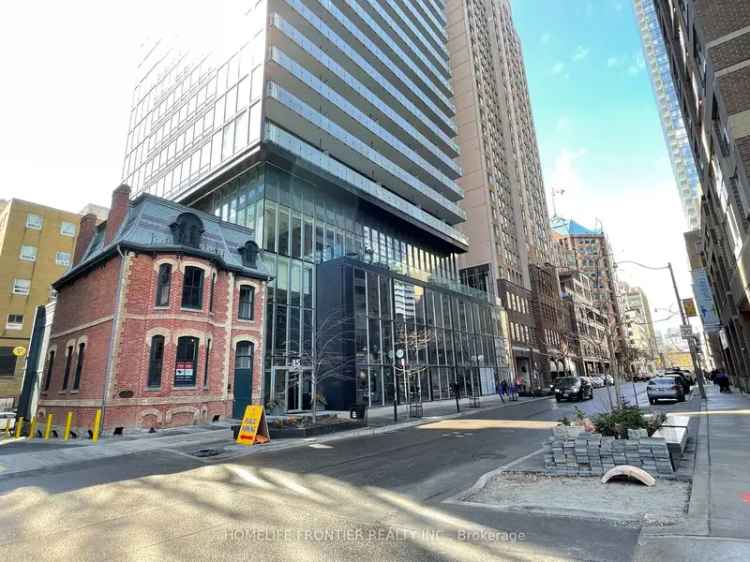 Rent Corner Suite in Downtown Toronto with Balcony and Amenities