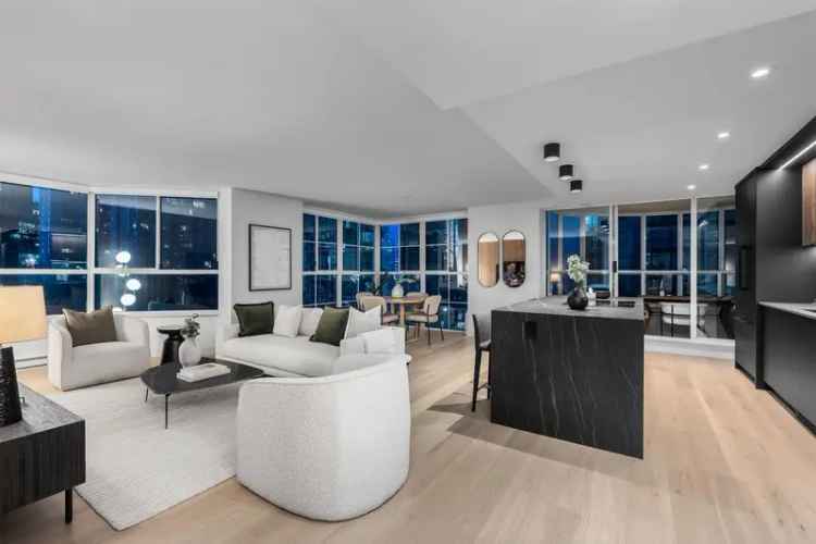 Luxury Downtown Condo Steps to Beach and Parks