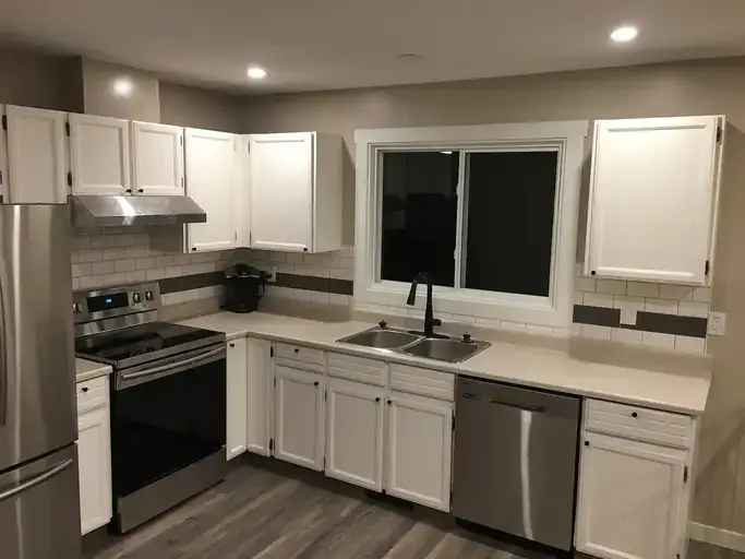 Main Floor 3-Bedroom Suite in St Albert Akinsdale