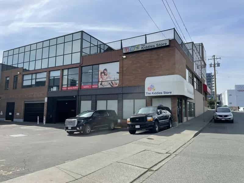 Midtown Office Space for Lease Top Floor Corner Unit