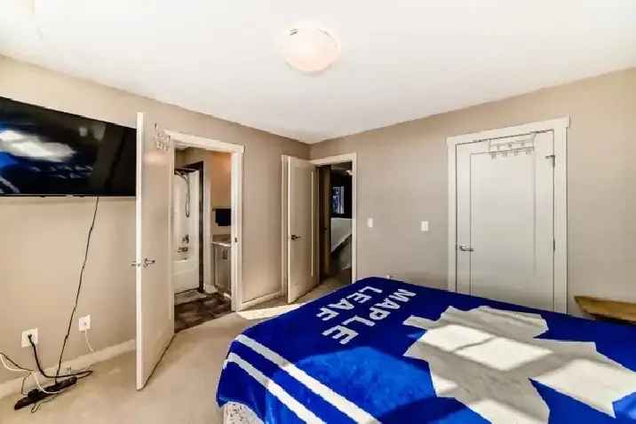 2 Storey 3 Bedroom End Unit No Condo Fees Allard Community
