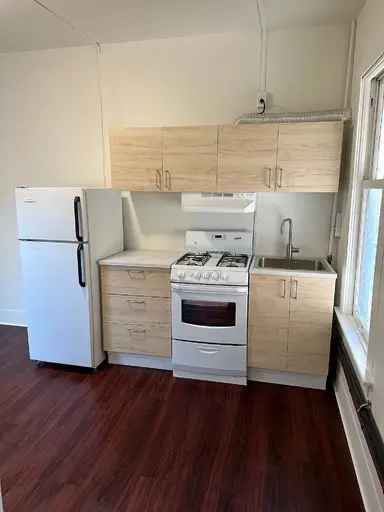 Apartment For Rent in Vancouver, British Columbia