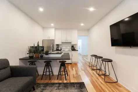 1 room apartment of 58 m² in Montreal