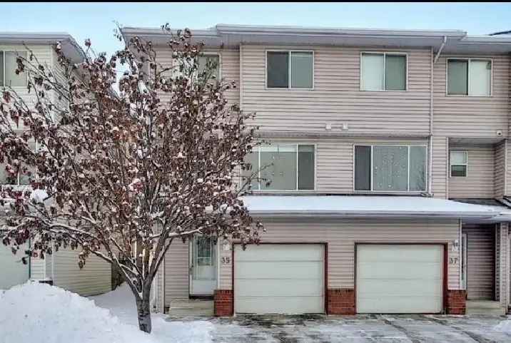 3 bedroom condo townhouses for rent in Harvest Hills, Calgary.