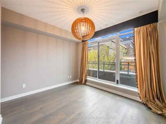 Luxury Queen Street West Townhome 3 Bed 3 Bath