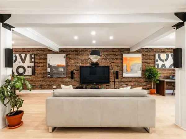 Spacious Family Home in Plateau Mont-Royal 4 Bedrooms Private Parking