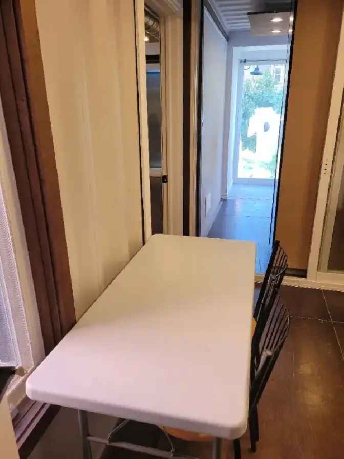 Toronto ground 2 bedroom unit for $2500