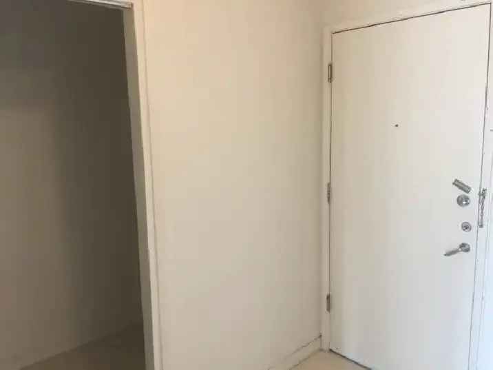 2 Bedroom Condo in Downtown Oliver with Pool and Fitness Room