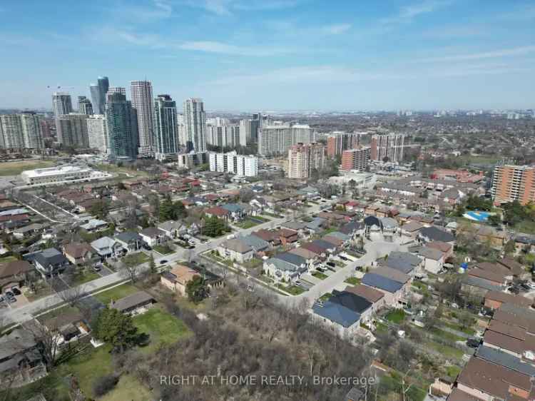 House For Sale in Mississauga, Ontario