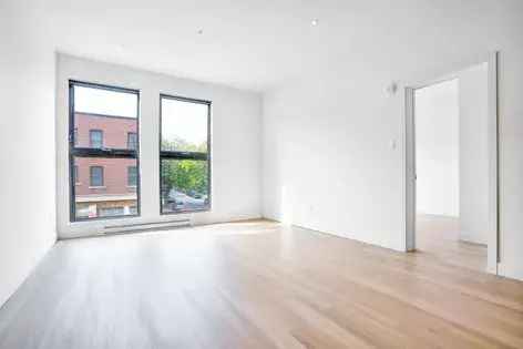 1 room apartment of 53 m² in Montreal